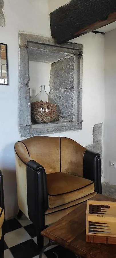 maison pierre et voûte au cœur du village Balazuc France