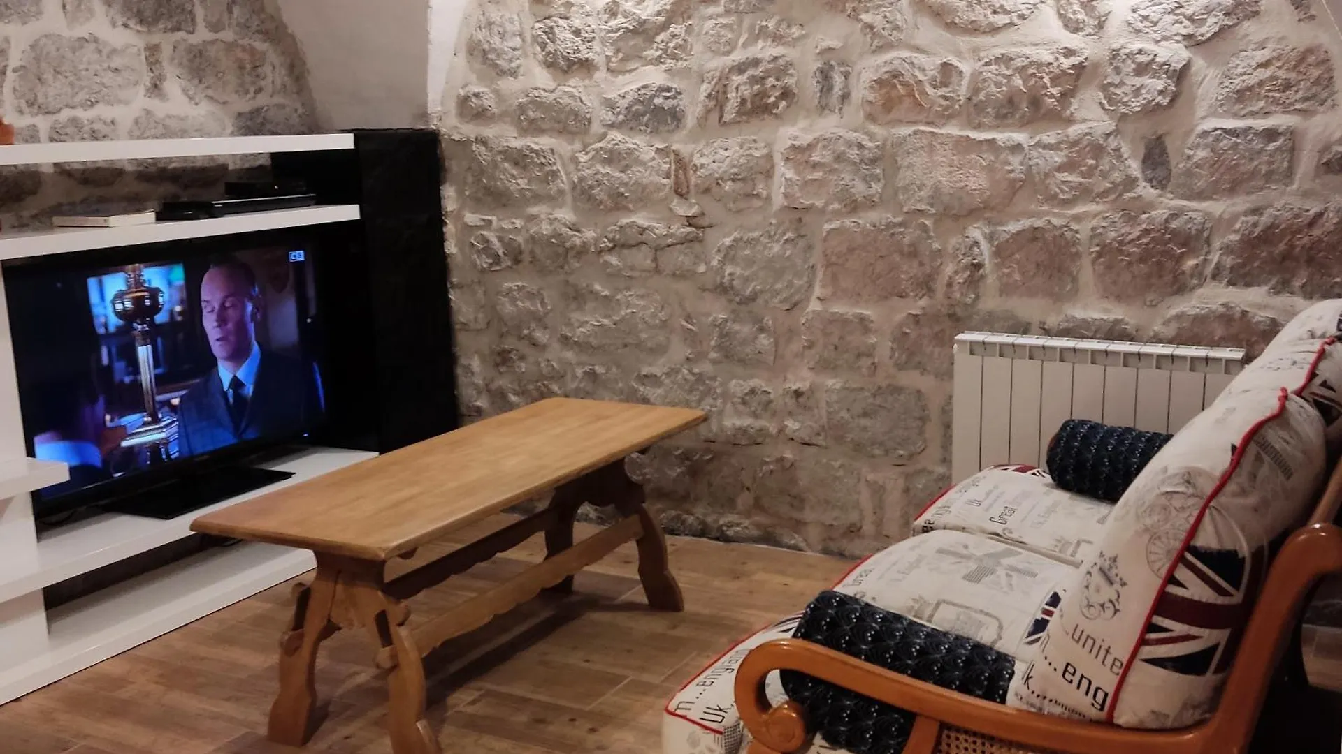 maison pierre et voûte au cœur du village Balazuc Hébergement de vacances
