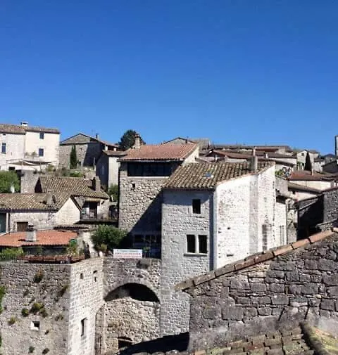 Hébergement de vacances maison pierre et voûte au cœur du village Balazuc